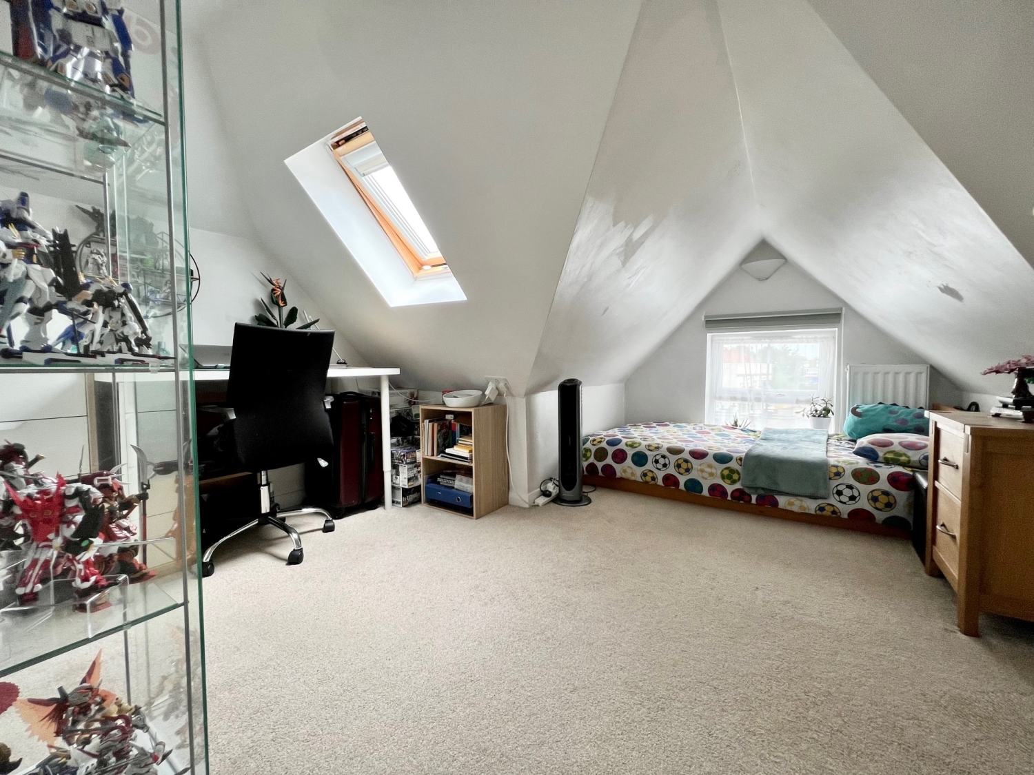 Compass Cottage Thorpe Lea Road, Egham Nevin And Wells